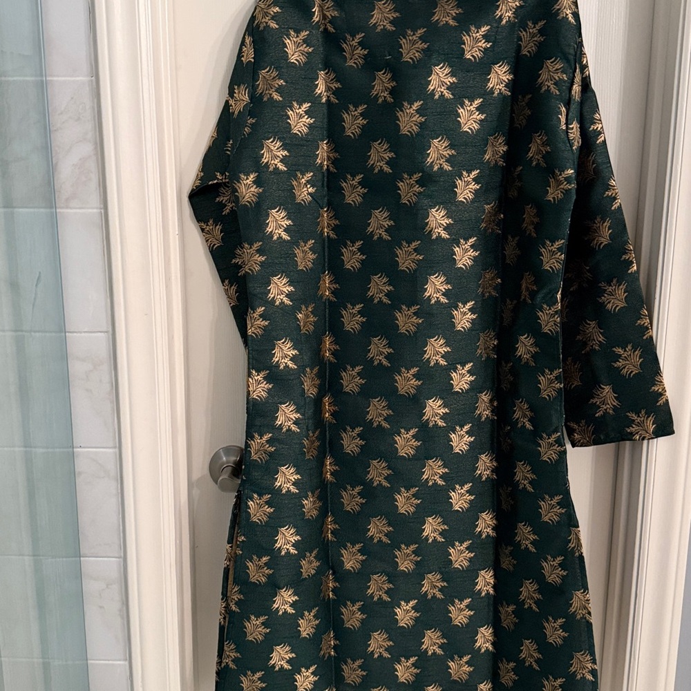 Elegant green and Gold Kurta, Size 36 - Picture 5 of 16